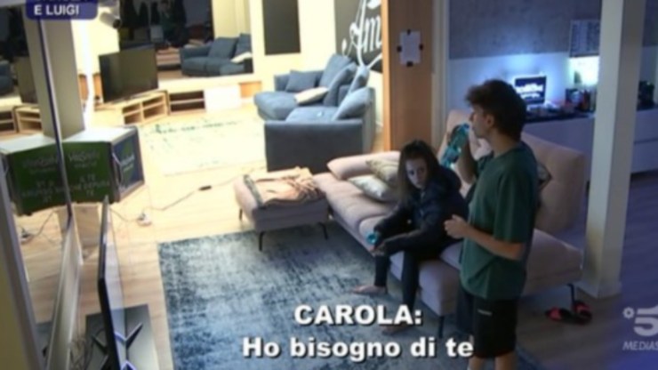 Carola e Luigi sul letto