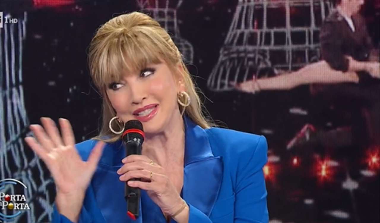 Milly Carlucci conduce Ballando con le Stelle